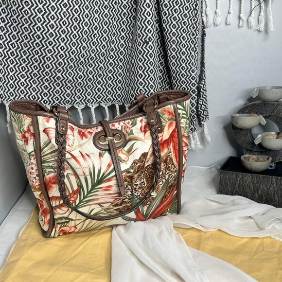 Salvatore Ferragamo Handbags - 💎✨AUTHENTIC✨💎Ferragamo Gancini  Tote Bag